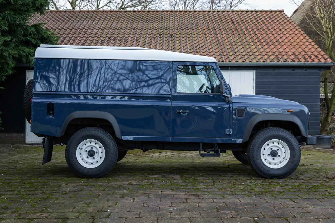 2014 Land Rover Defender 110 - Image 9 of 31