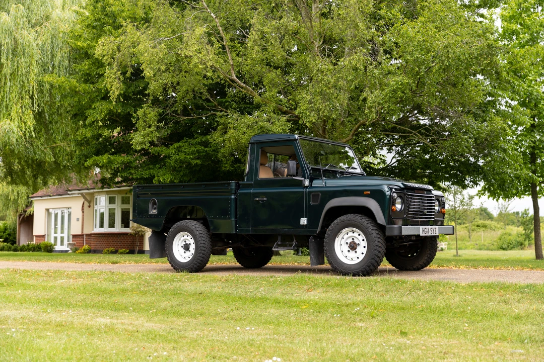 2014 Land Rover Defender 110 - Image 16 of 31
