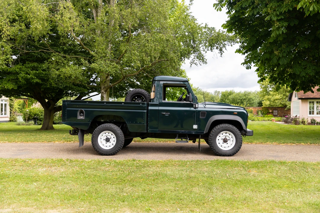 2014 Land Rover Defender 110 - Image 4 of 31
