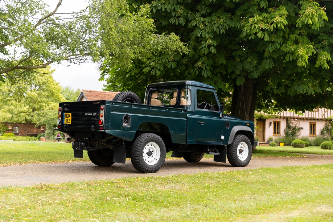 2014 Land Rover Defender 110 - Image 19 of 31