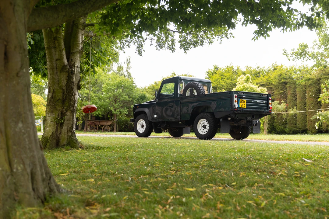2014 Land Rover Defender 110 - Image 25 of 31