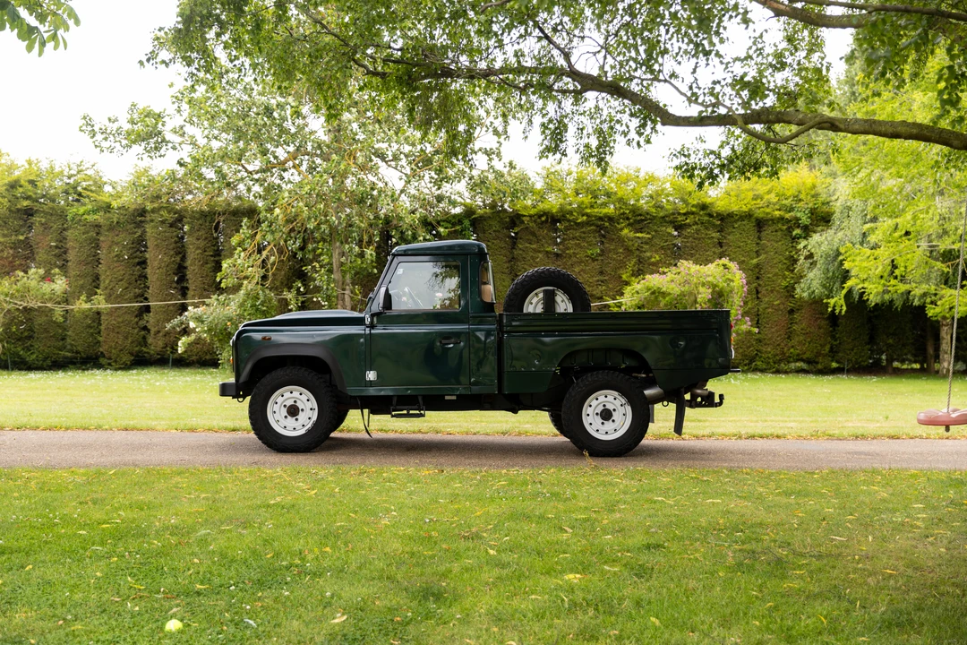 2014 Land Rover Defender 110 - Image 8 of 31