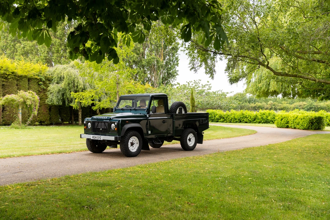 2014 Land Rover Defender 110 - Image 27 of 31