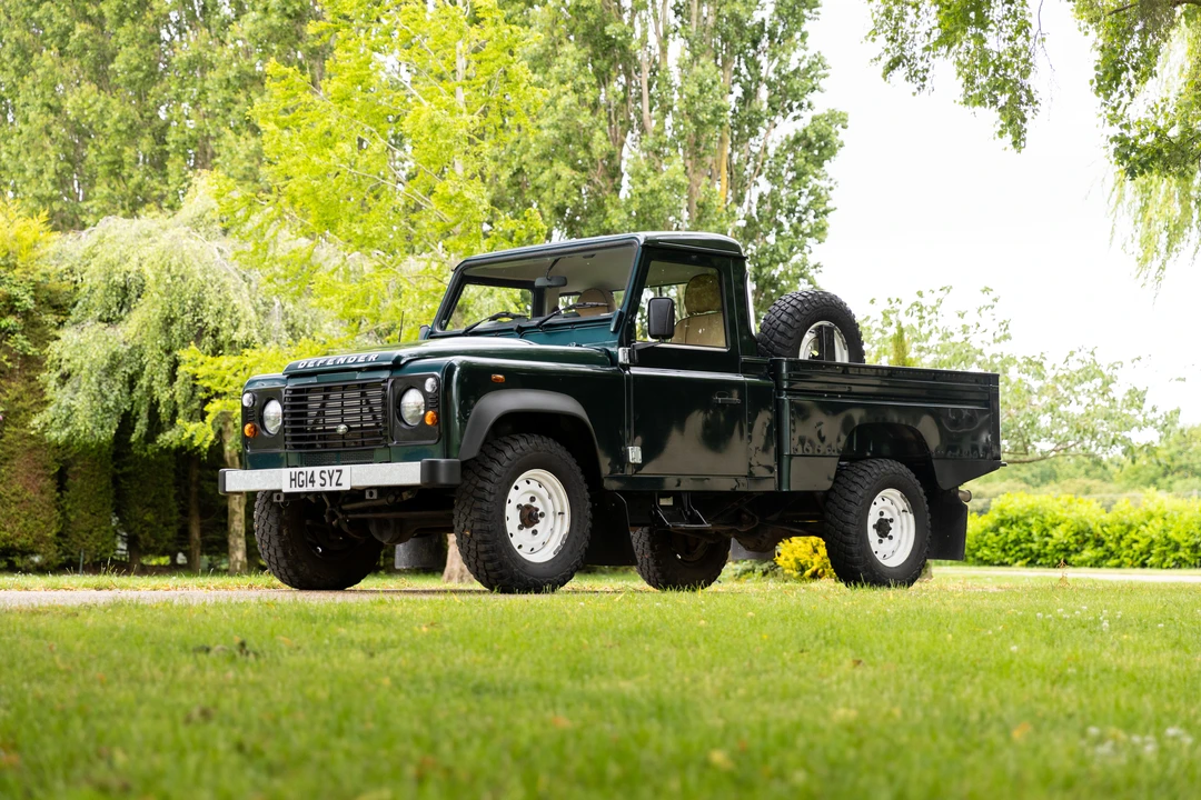 2014 Land Rover Defender 110 - Image 9 of 31