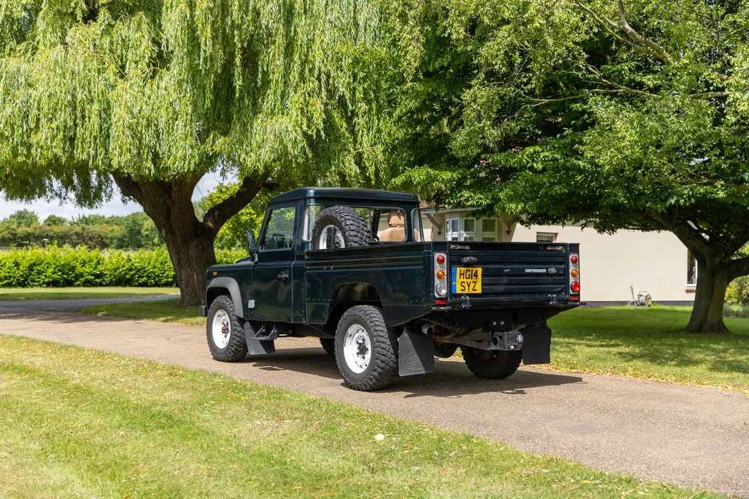 2014 Land Rover Defender 110 - Image 7 of 31