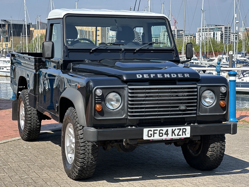 2014 Land Rover Defender 110 - Image 9 of 31