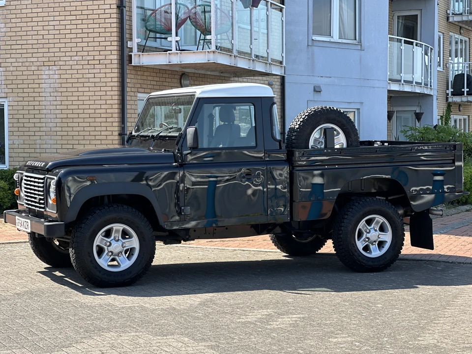 2014 Land Rover Defender 110 - Image 12 of 31