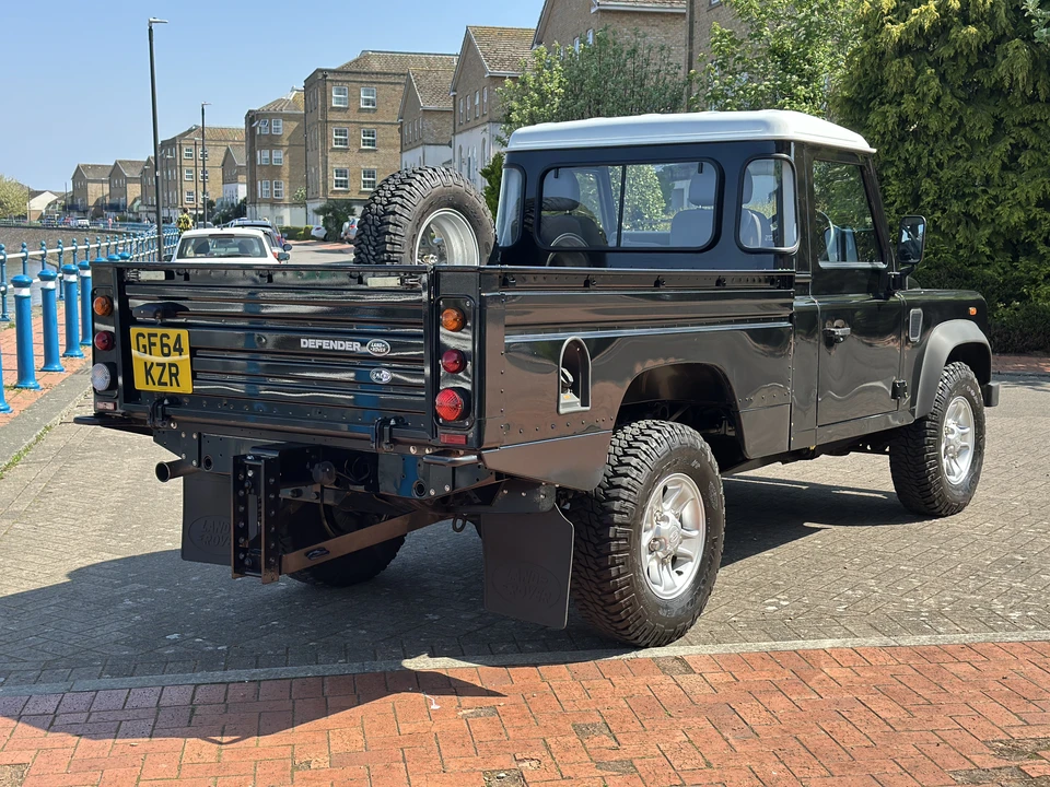 2014 Land Rover Defender 110 - Image 7 of 31