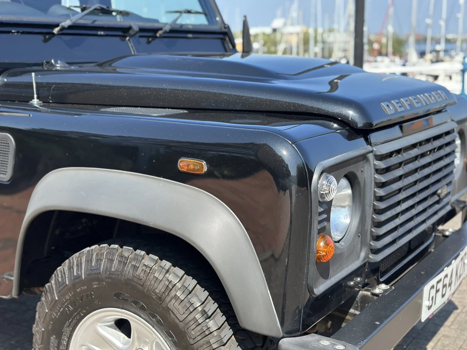 2014 Land Rover Defender 110 - Image 19 of 31