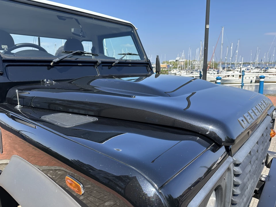 2014 Land Rover Defender 110 - Image 23 of 31