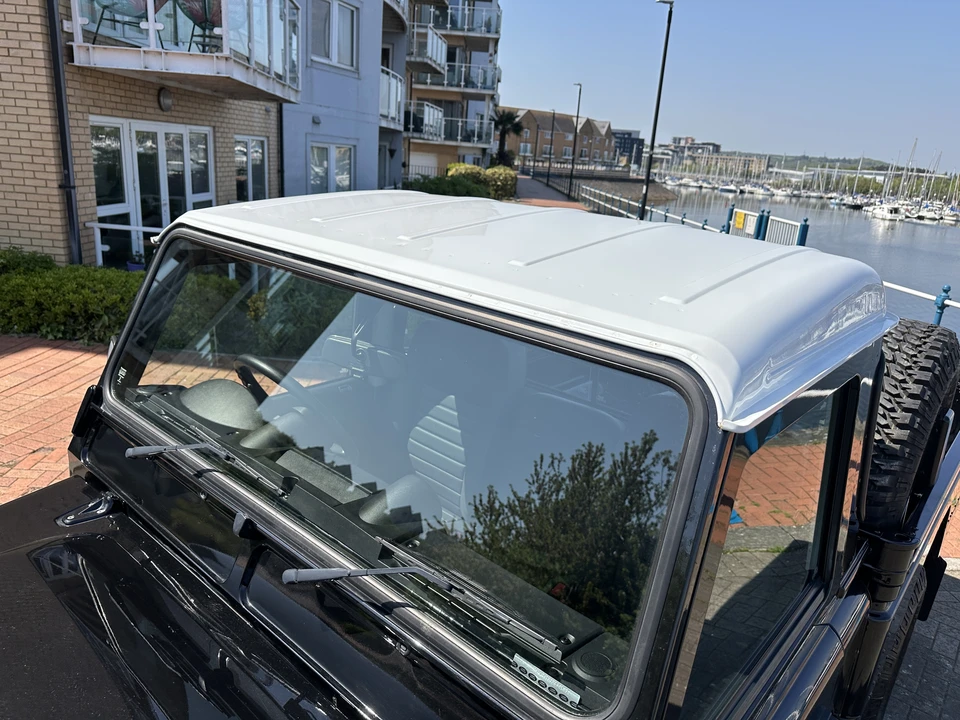 2014 Land Rover Defender 110 - Image 25 of 31