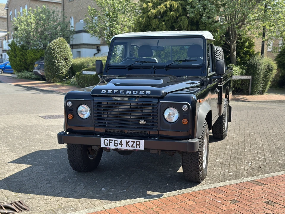 2014 Land Rover Defender 110 - Image 2 of 31