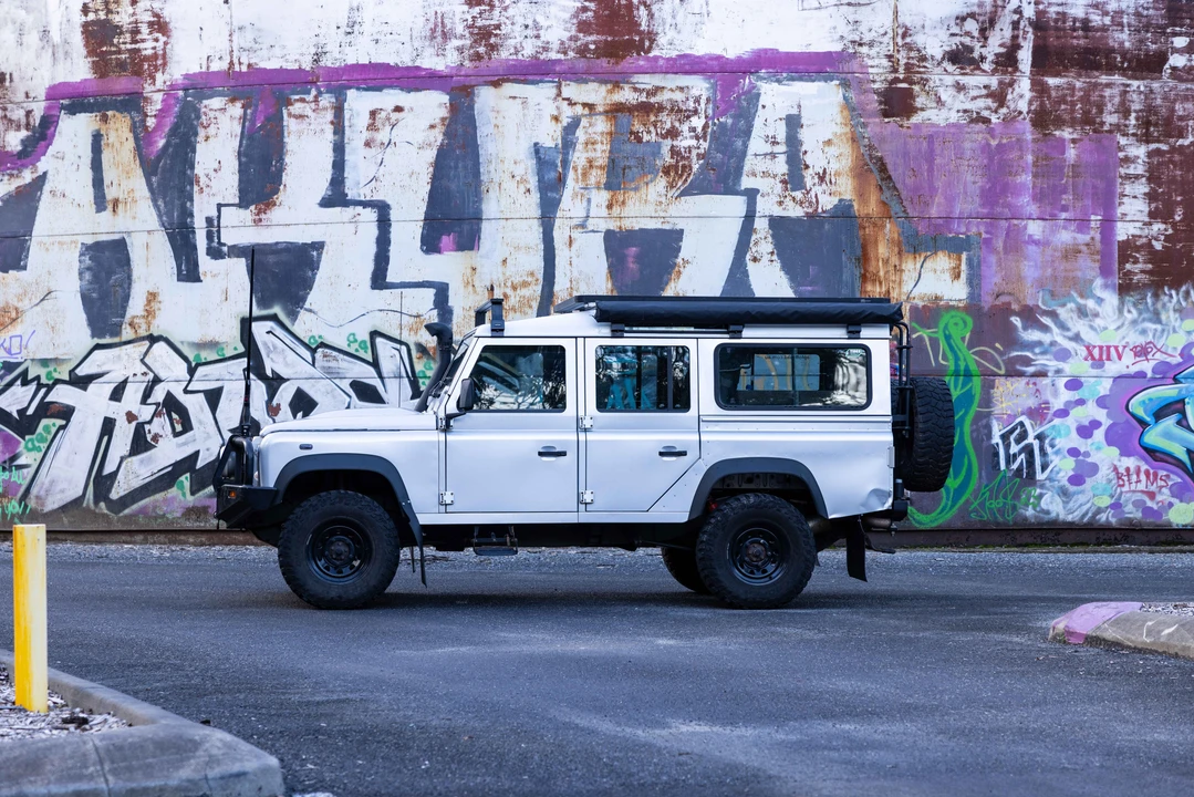 2014 Land Rover Defender 110 - Image 8 of 31