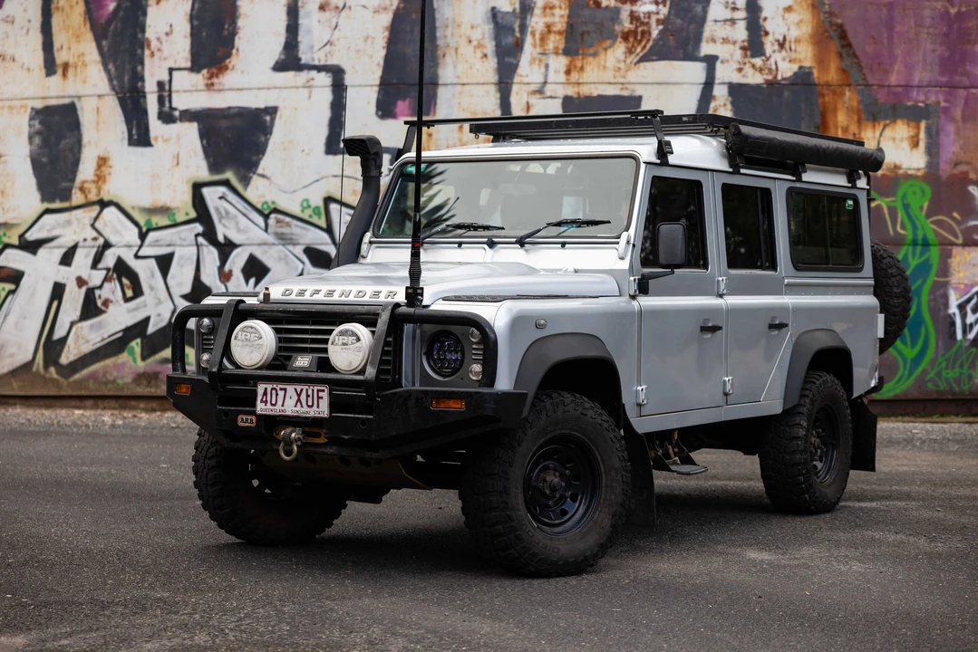 2014 Land Rover Defender 110 - Image 9 of 31