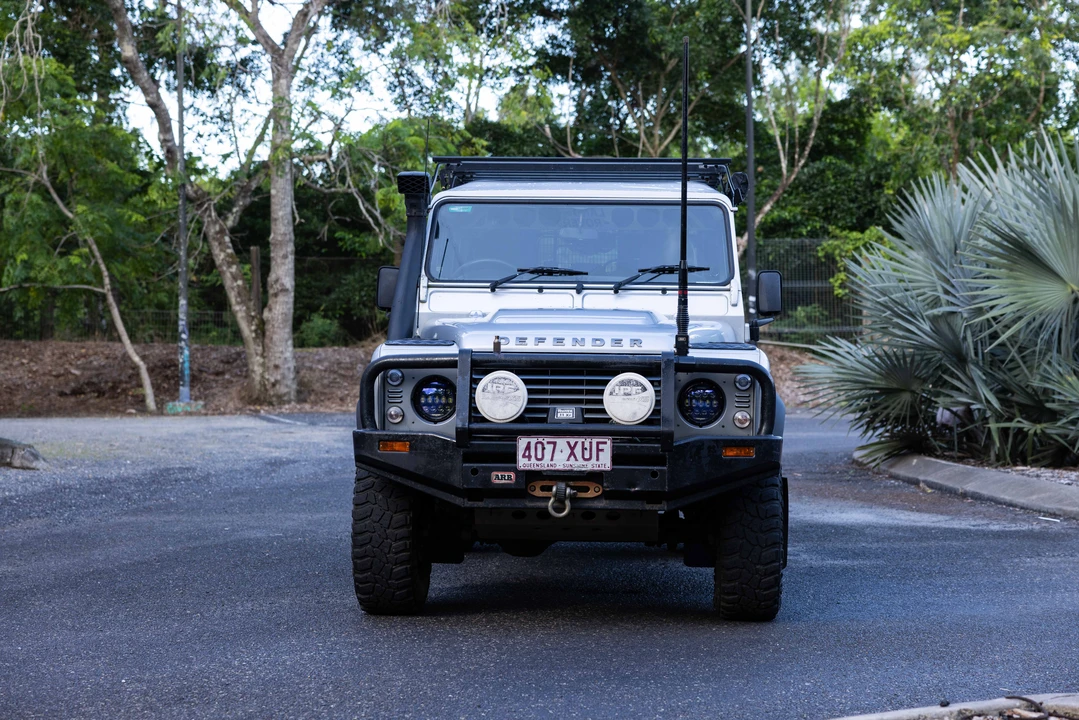 2014 Land Rover Defender 110 - Image 2 of 31