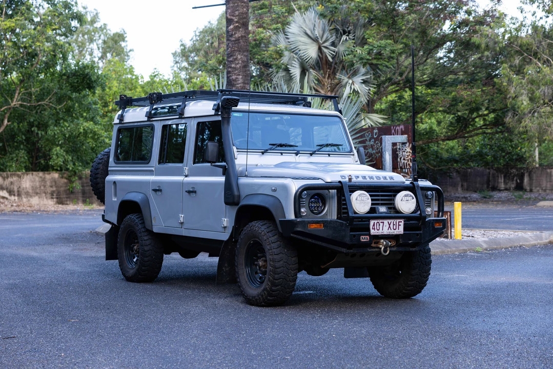 2014 Land Rover Defender 110 - Image 3 of 31