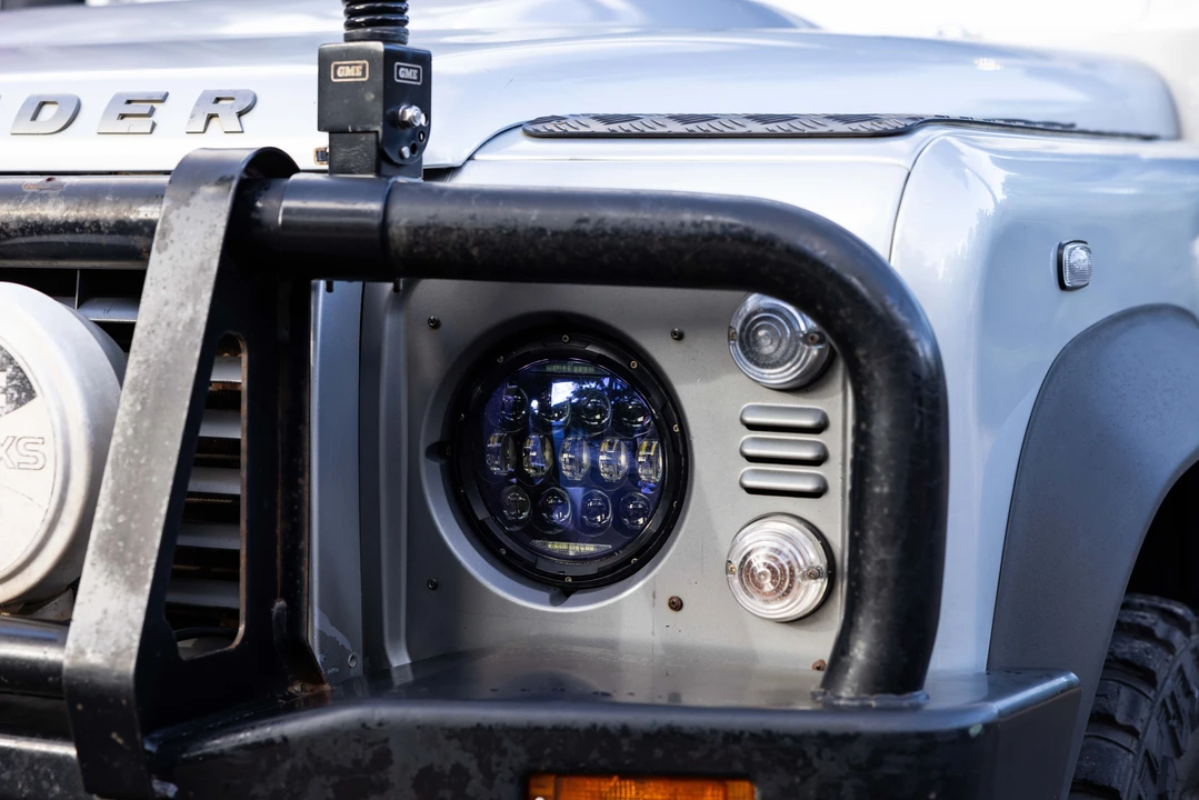 2014 Land Rover Defender 110 - Image 14 of 31