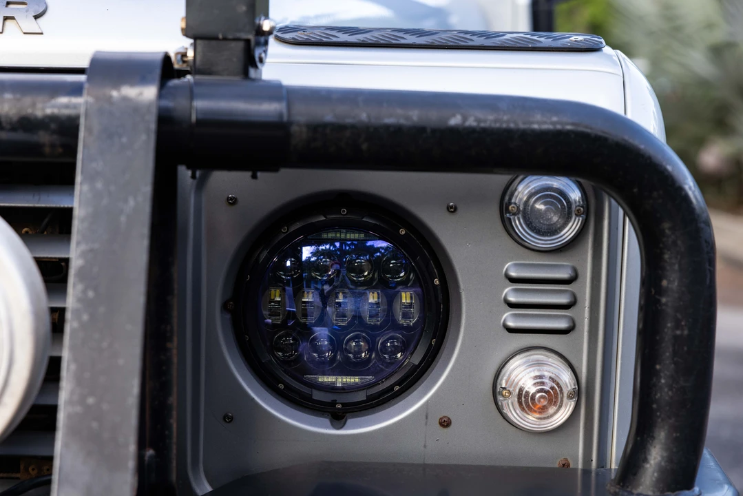 2014 Land Rover Defender 110 - Image 15 of 31