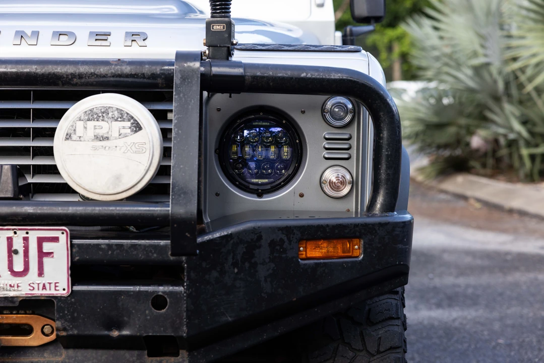 2014 Land Rover Defender 110 - Image 16 of 31