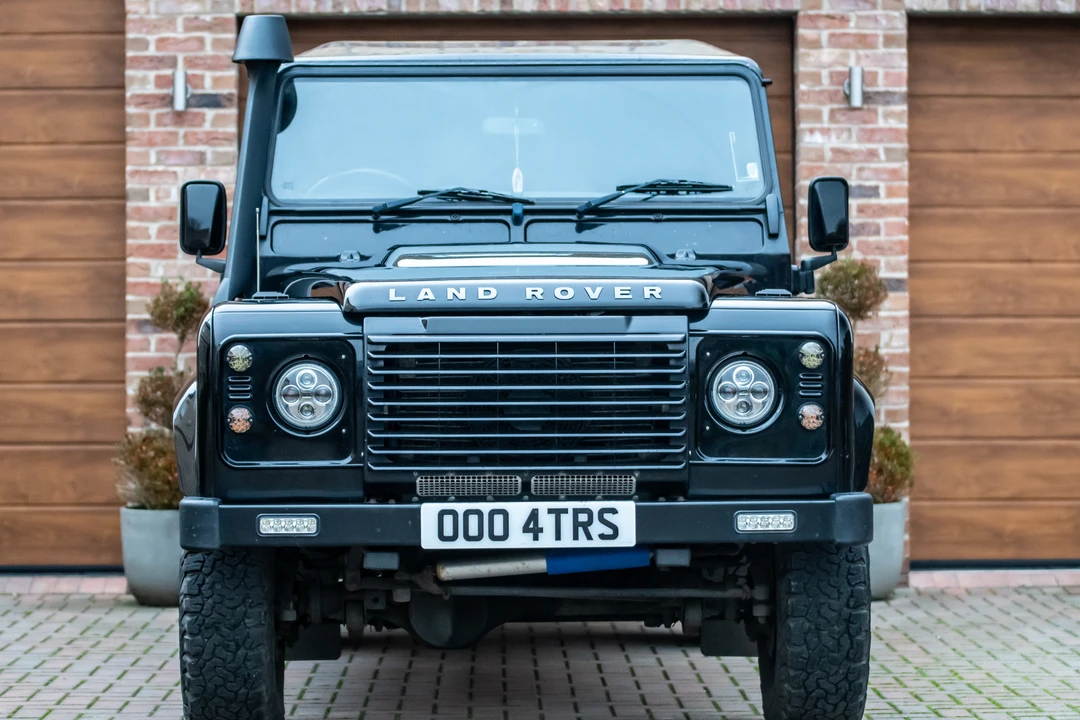 2014 Land Rover Defender 110 - Image 2 of 31