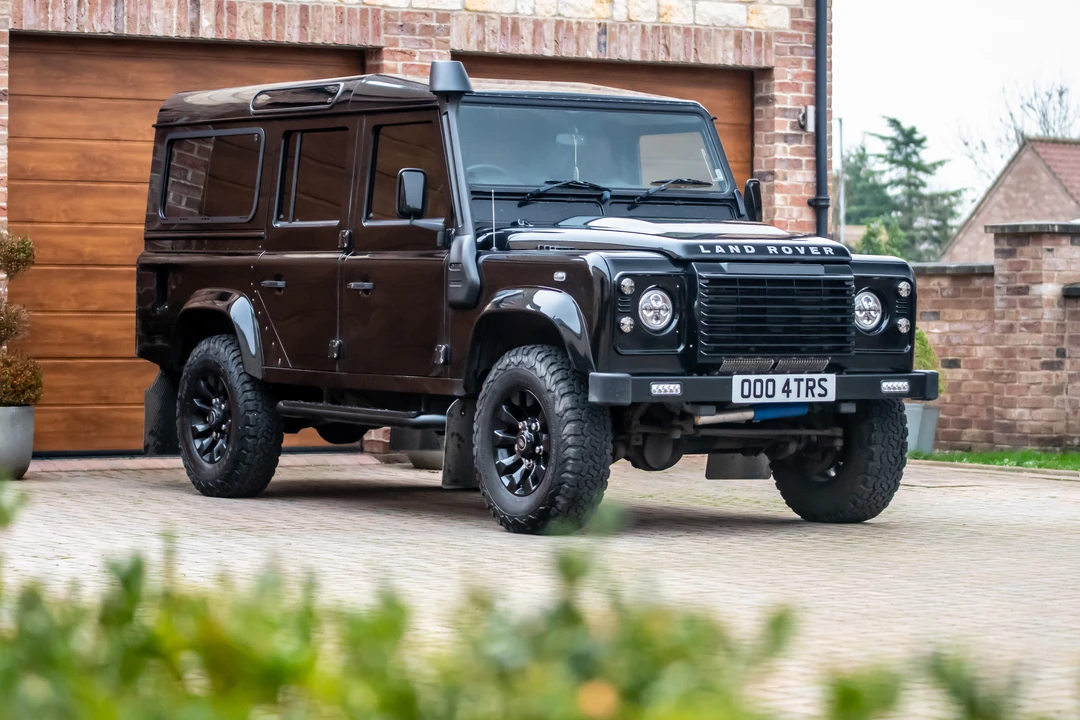 2014 Land Rover Defender 110 - Image 3 of 31