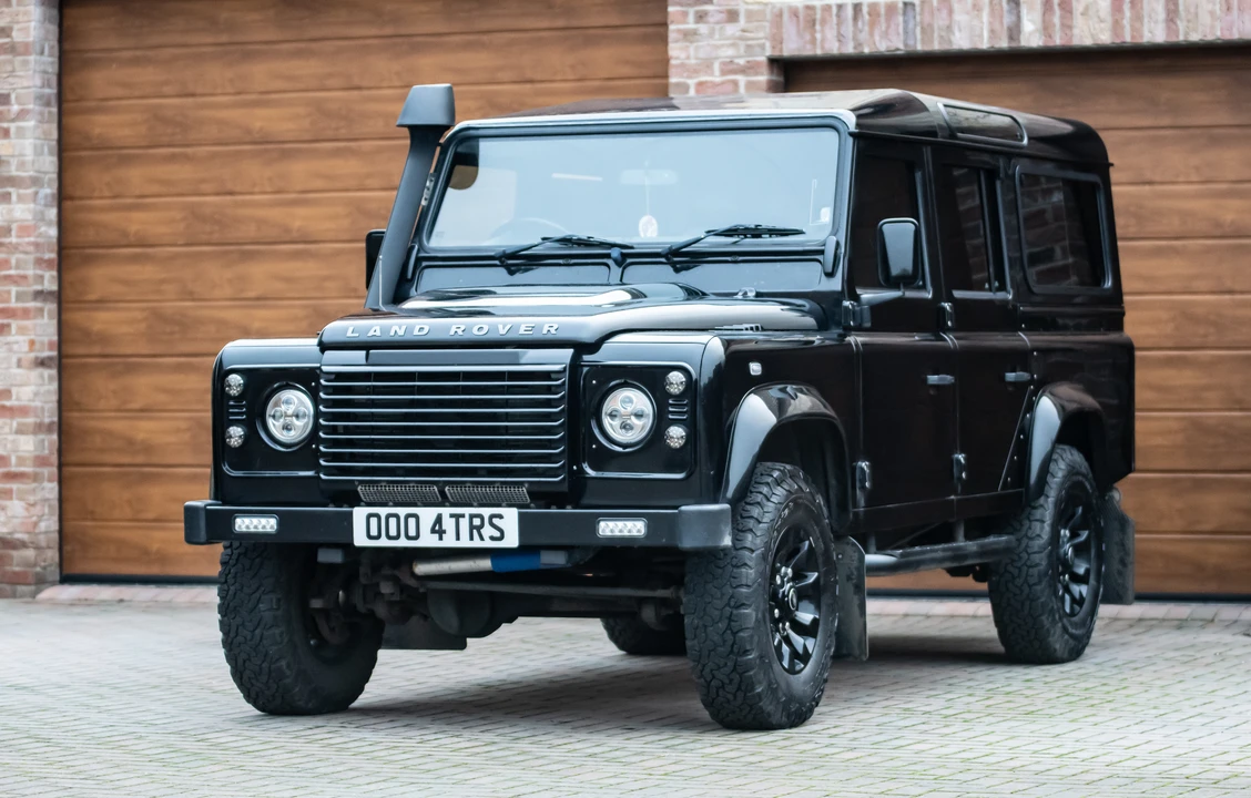 2014 Land Rover Defender 110 - Image 15 of 31
