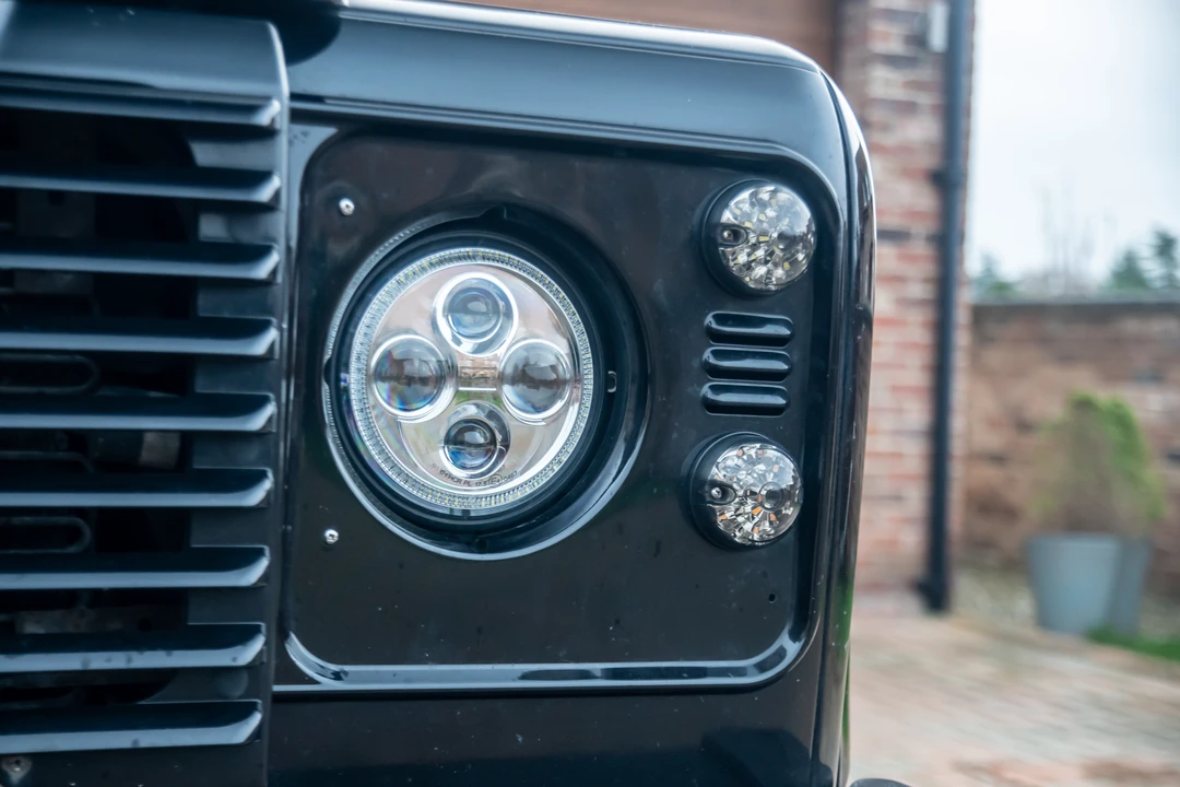 2014 Land Rover Defender 110 - Image 28 of 31