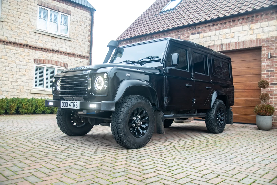 2014 Land Rover Defender 110 - Image 10 of 31