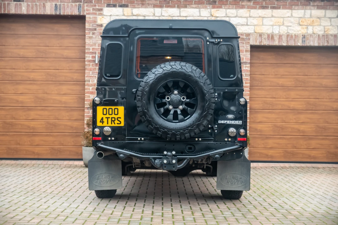 2014 Land Rover Defender 110 - Image 6 of 31
