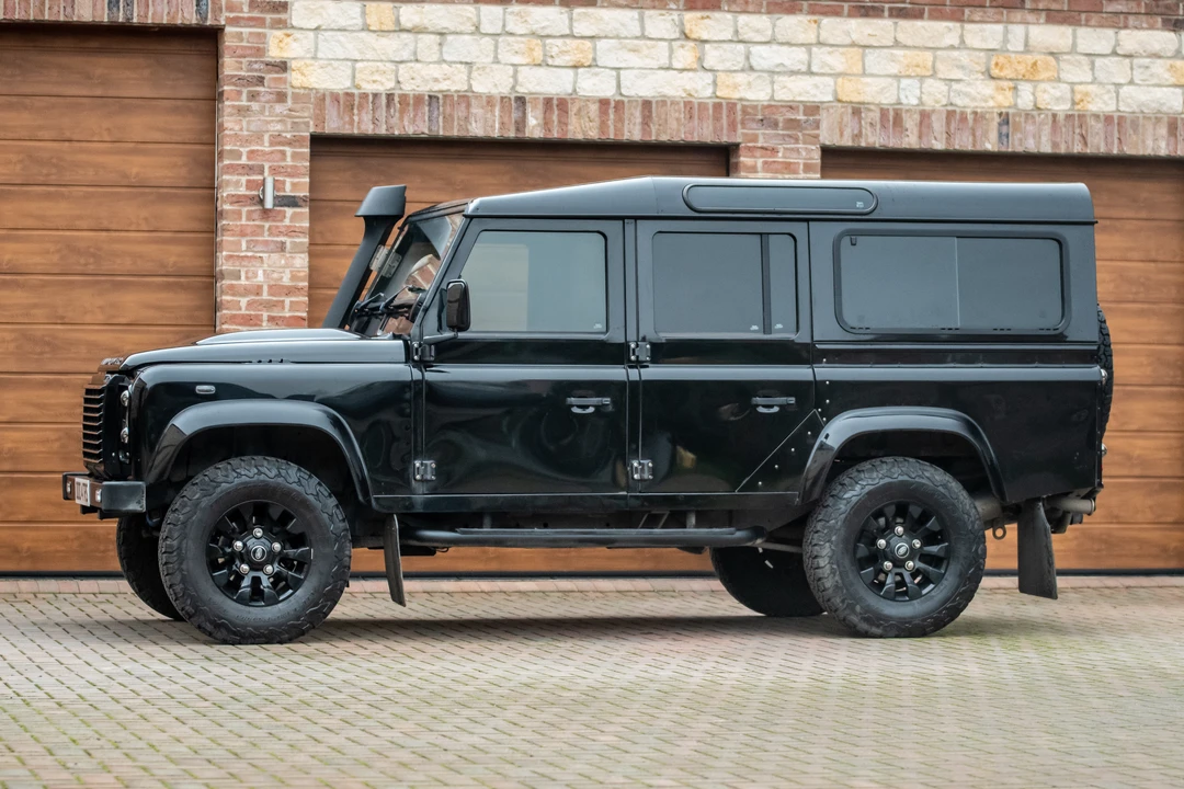 2014 Land Rover Defender 110 - Image 9 of 31