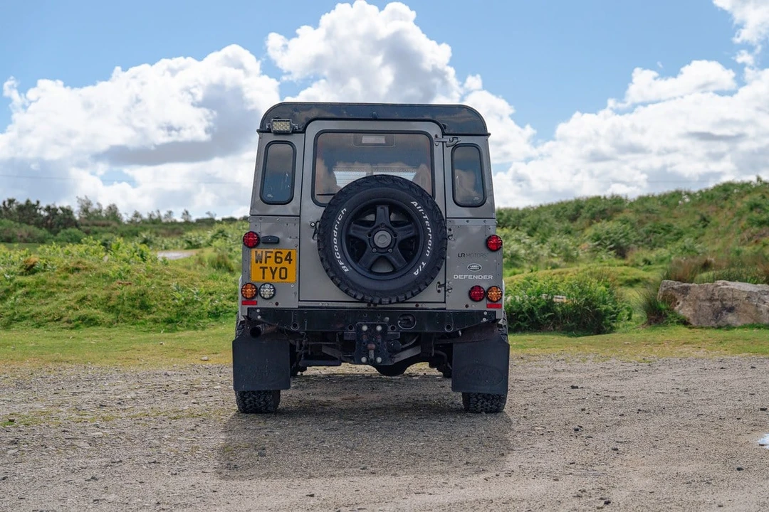 2014 Land Rover Defender 110 - Image 21 of 30