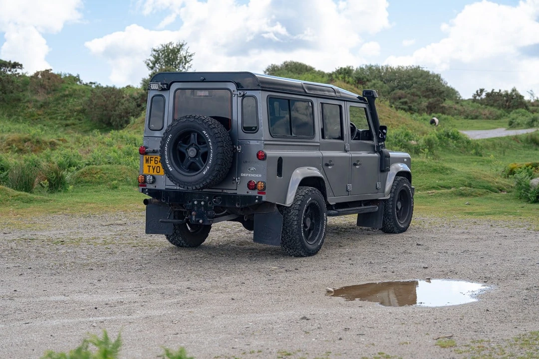 2014 Land Rover Defender 110 - Image 10 of 30