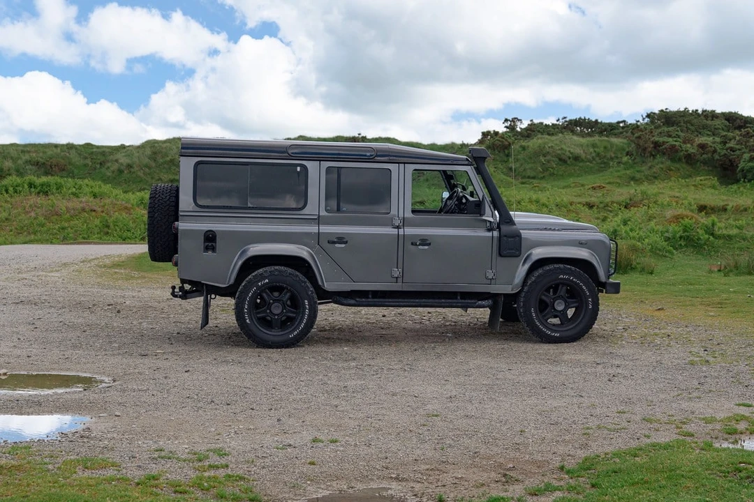 2014 Land Rover Defender 110 - Image 9 of 30