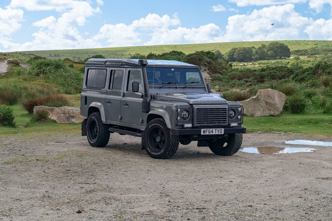 2014 Land Rover Defender 110 - Image 17 of 30