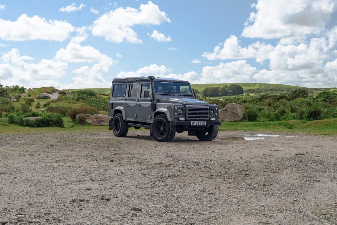 2014 Land Rover Defender 110 - Image 13 of 30