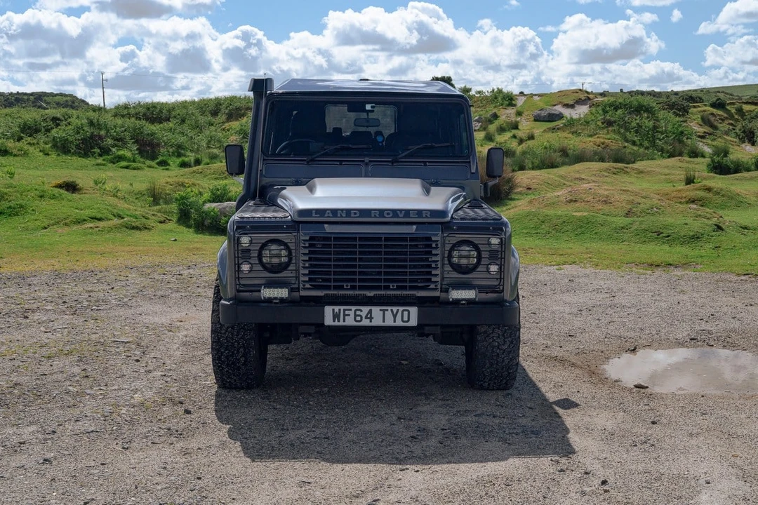 2014 Land Rover Defender 110 - Image 6 of 30