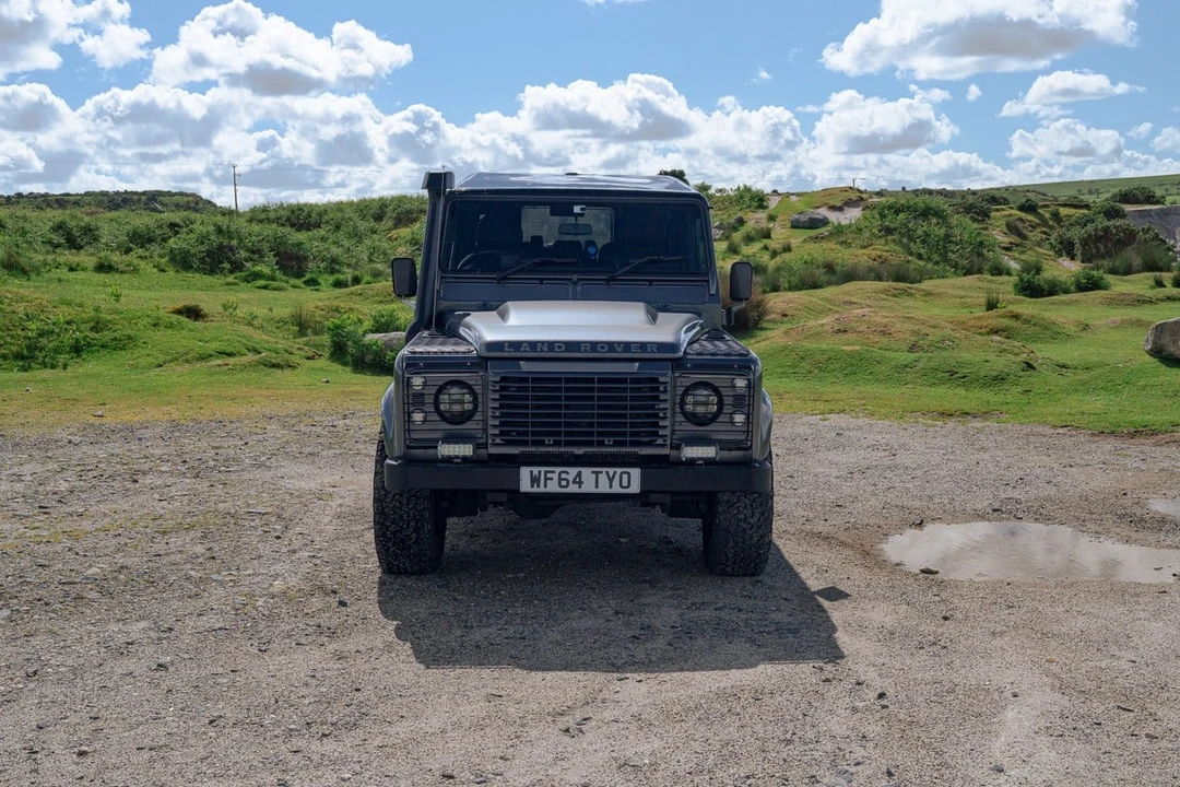 2014 Land Rover Defender 110 - Image 3 of 30