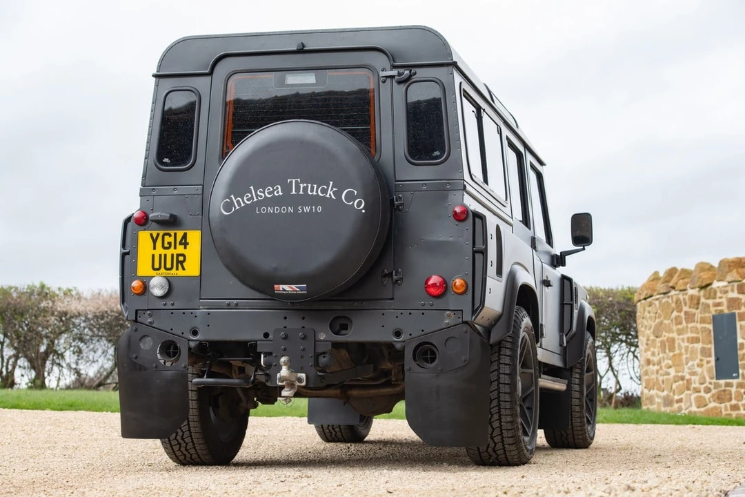 2014 Land Rover Defender 110 - Image 17 of 31