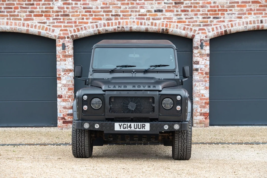 2014 Land Rover Defender 110 - Image 19 of 31