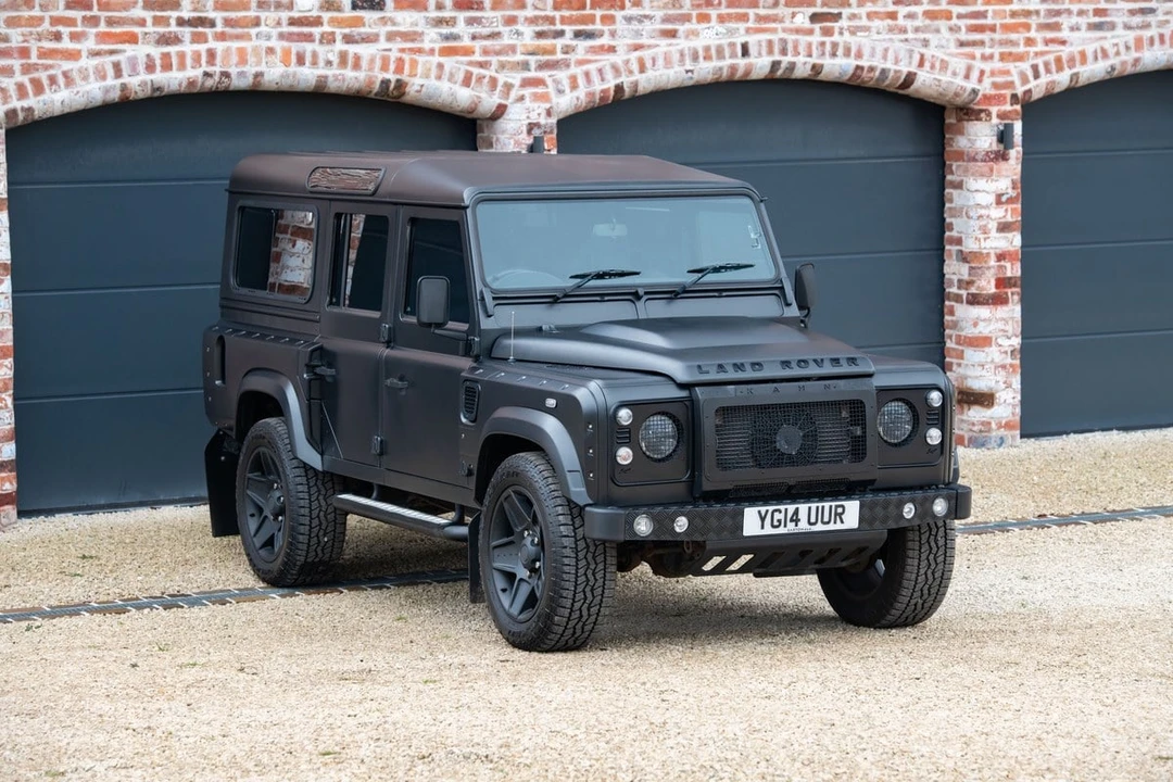 2014 Land Rover Defender 110 - Image 10 of 31