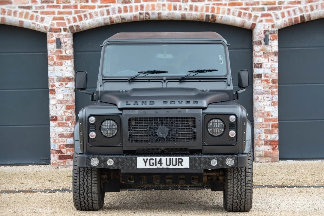 2014 Land Rover Defender 110 - Image 11 of 31