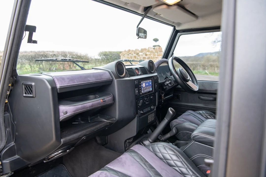 2014 Land Rover Defender 110 - Image 4 of 31