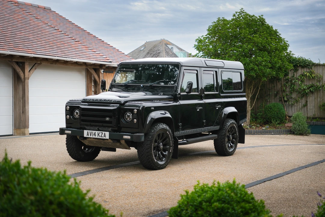 2014 Land Rover Defender 110 - Image 9 of 31