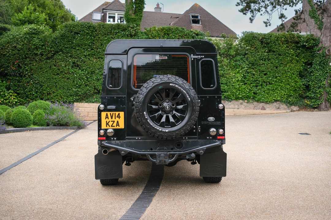 2014 Land Rover Defender 110 - Image 6 of 31