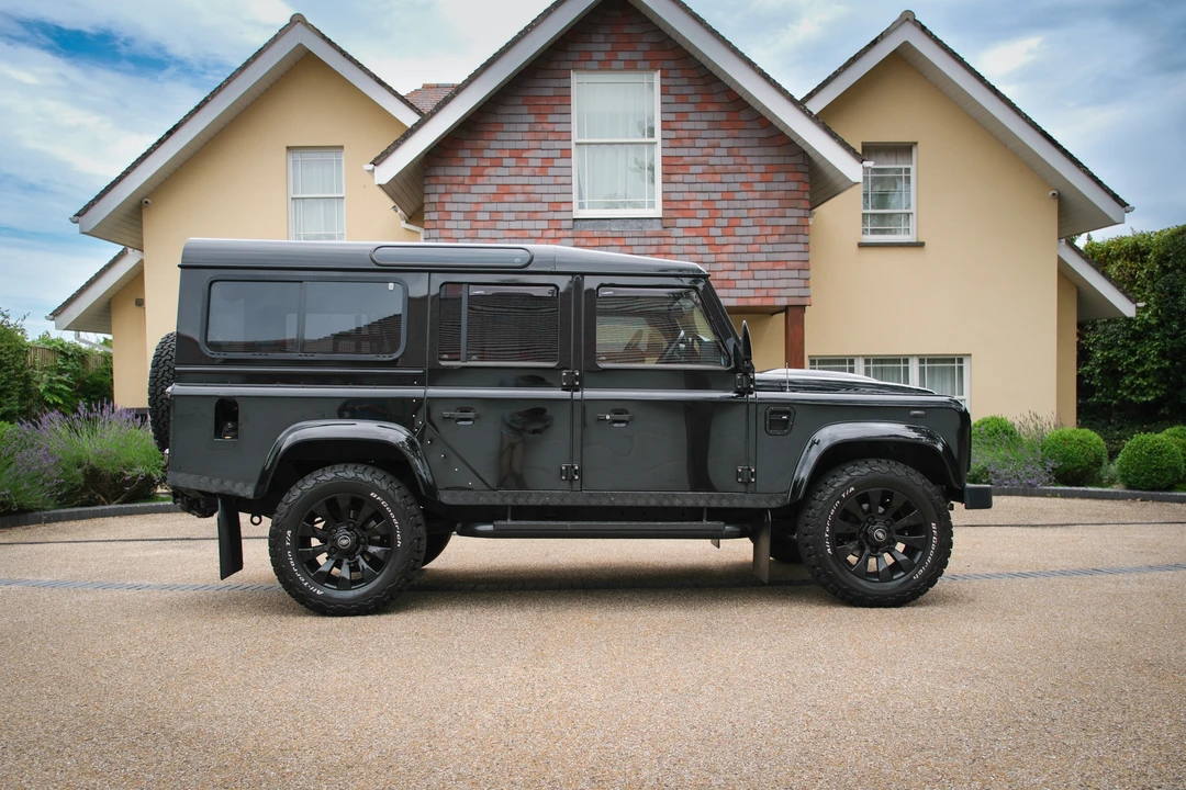 2014 Land Rover Defender 110 - Image 4 of 31