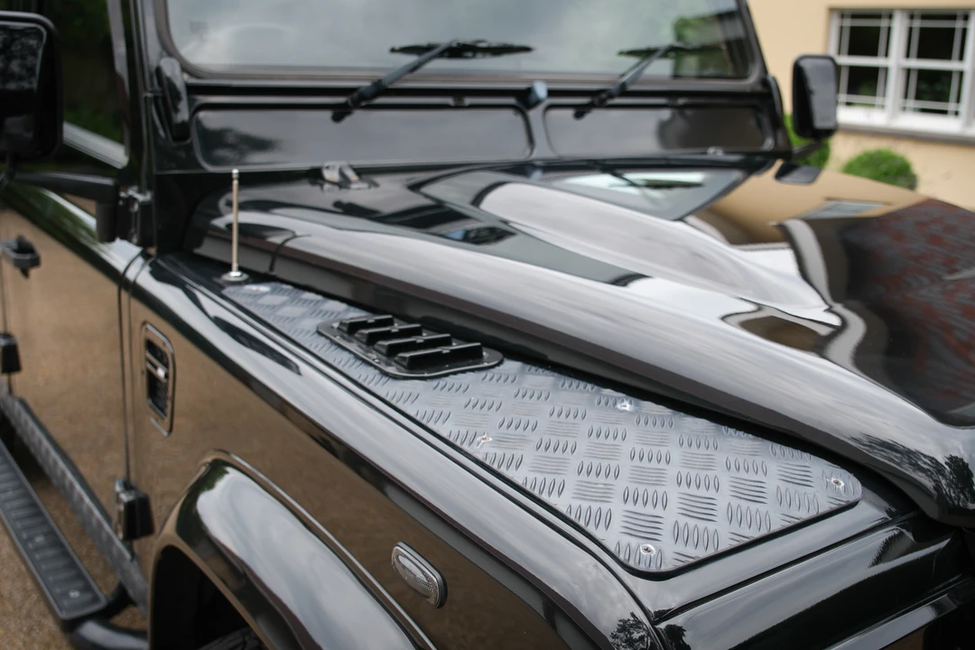2014 Land Rover Defender 110 - Image 10 of 31