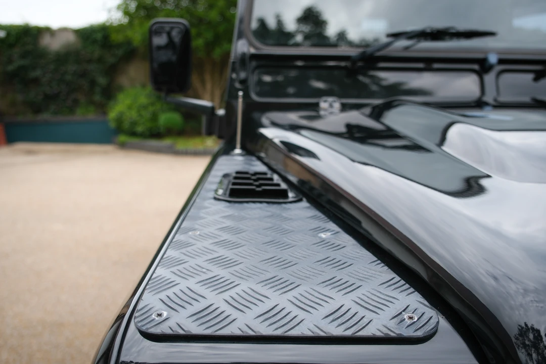 2014 Land Rover Defender 110 - Image 11 of 31
