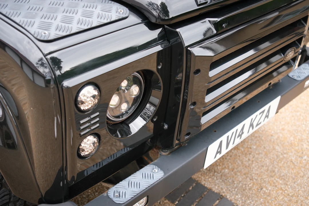 2014 Land Rover Defender 110 - Image 14 of 31