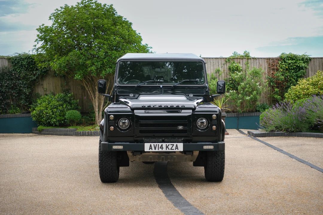 2014 Land Rover Defender 110 - Image 2 of 31
