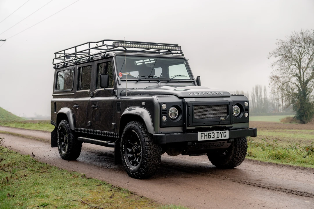 2013 Land Rover Defender 110 - Image 15 of 31